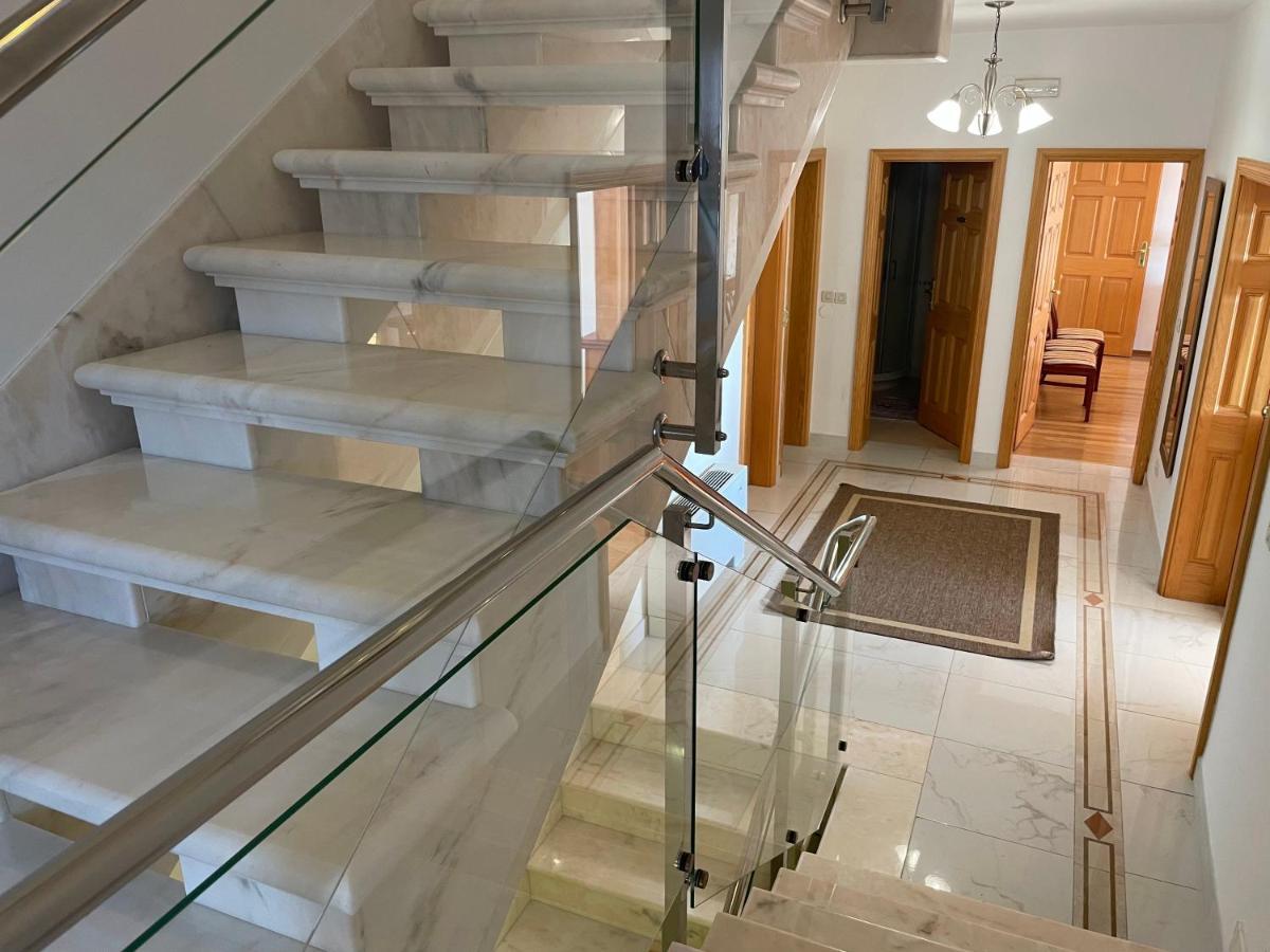 Luxury Seaside Villa With A Classic Mediterranean Olive Garden, A Fully Equipped Professional Kitchen, Pool, Sauna, Padle Boards And Canoe - Miolin Beach House Trogir Buitenkant foto