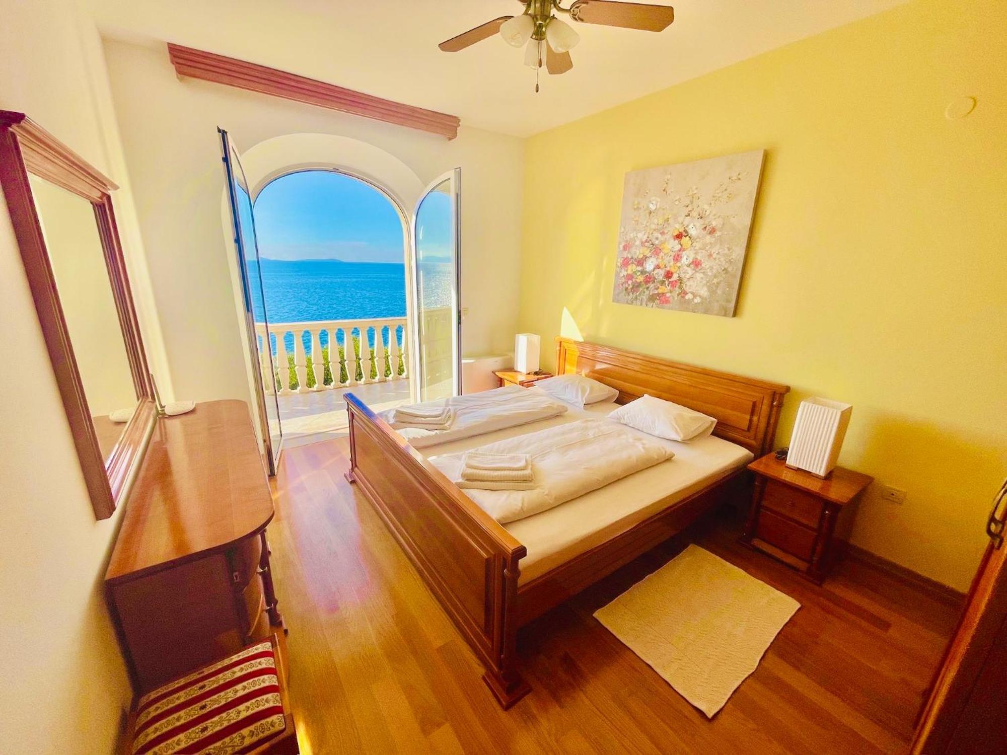Luxury Seaside Villa With A Classic Mediterranean Olive Garden, A Fully Equipped Professional Kitchen, Pool, Sauna, Padle Boards And Canoe - Miolin Beach House Trogir Buitenkant foto