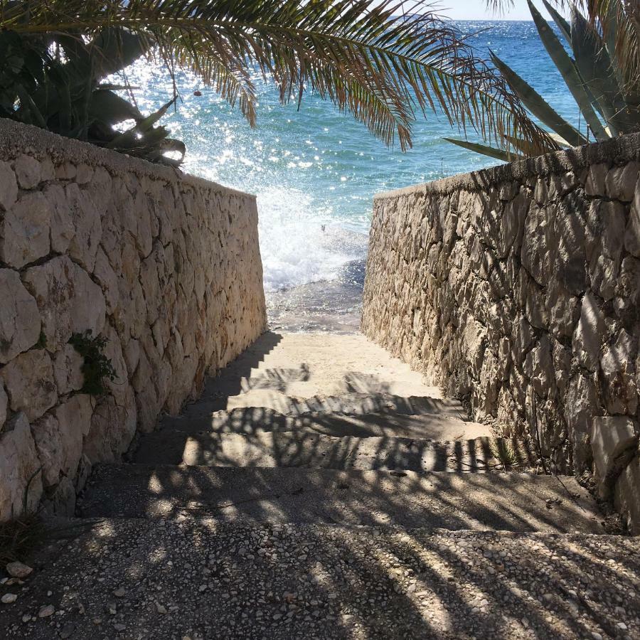 Luxury Seaside Villa With A Classic Mediterranean Olive Garden, A Fully Equipped Professional Kitchen, Pool, Sauna, Padle Boards And Canoe - Miolin Beach House Trogir Buitenkant foto