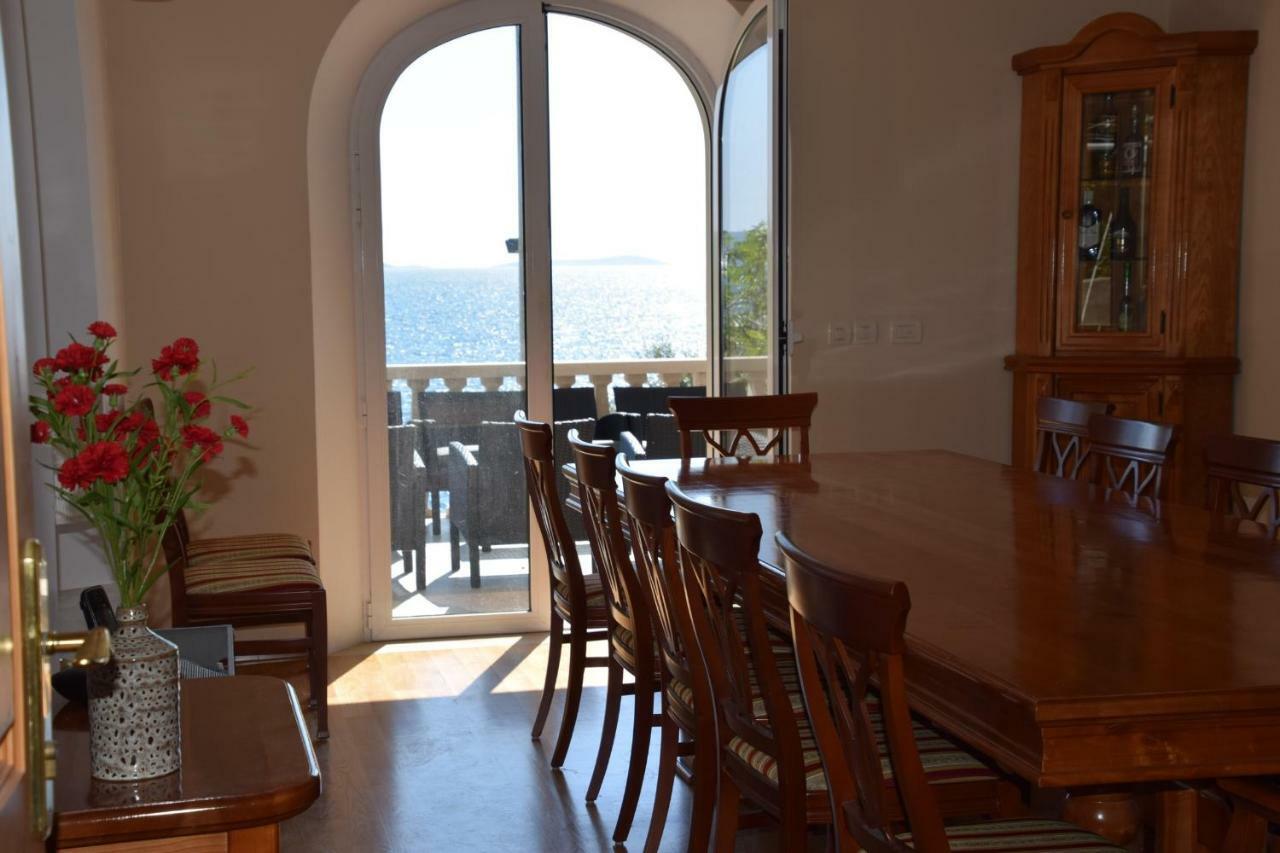 Luxury Seaside Villa With A Classic Mediterranean Olive Garden, A Fully Equipped Professional Kitchen, Pool, Sauna, Padle Boards And Canoe - Miolin Beach House Trogir Buitenkant foto